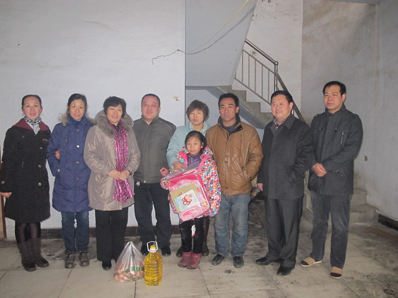 春節(jié)慰問送溫暖-黨政關(guān)懷暖人心-益和熱力公司開展“送溫暖、獻(xiàn)愛心”活動